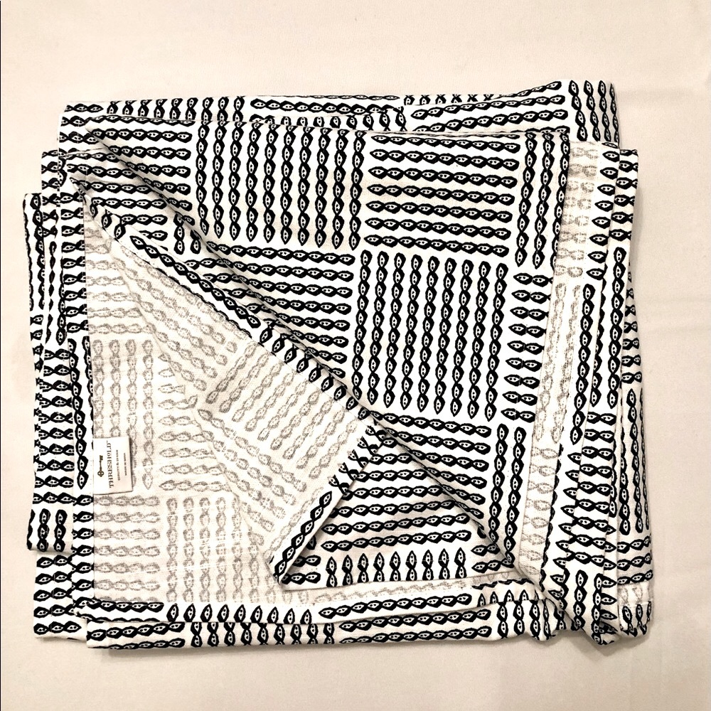 THRESHOLD African inspired cowrie shell black and white cotton table cloth - Picture 1 of 4
